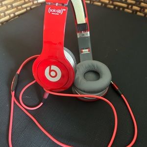 Beats by Dre Solo Wired Headphones - Red Special Edition